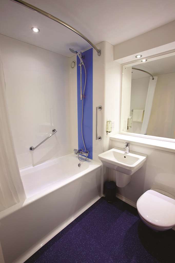 Travelodge Chester Central 客房 照片